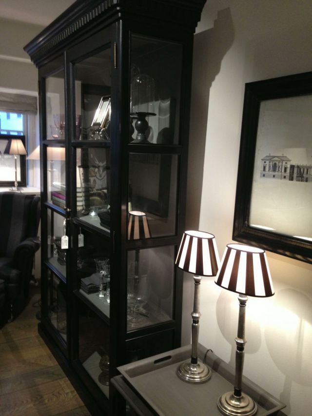 Skab, vitrineskab, glasskab, klassisk skab, vitrine, skab med skuffer